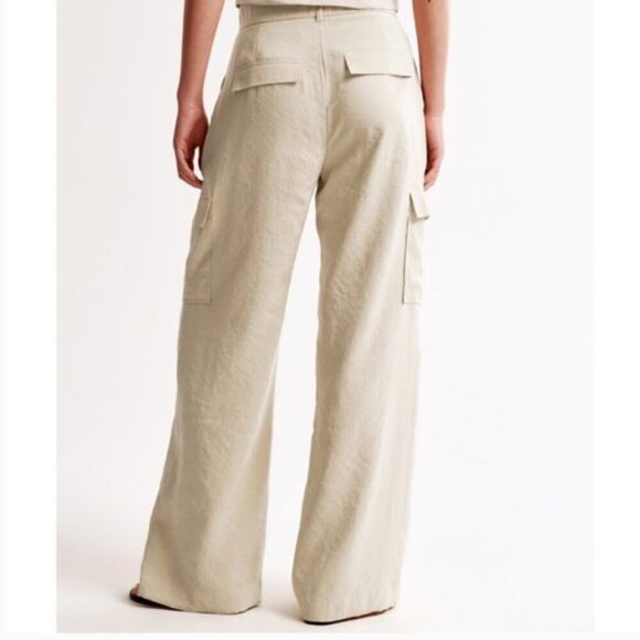 NWT Abercrombie & Fitch Wide Drapey Tailored Cargo Pant 34 Short - Picture 2 of 9